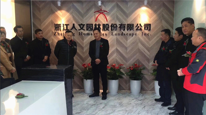 15362916147114443EE7.jpg 3.jpg