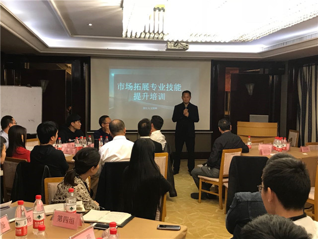 1540968627669574C77D.jpg 18.jpg